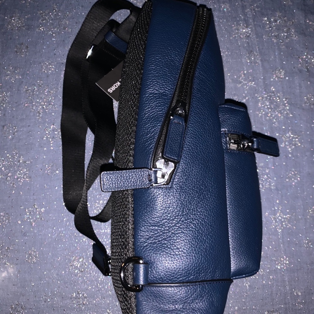Michael Kors Men’s crossbody bag - Picture 3 of 4